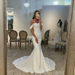 NEW/UNUSED Elegant White Bridal Gown with Adjustable/Removable Straps